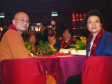 1. 宏明大和尚陪同中聯辦仇鴻副主任觀看晚宴開場表演（攝影：李傑飛）